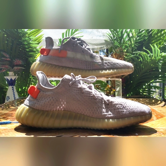 Adidas YEEZY 350 Boost V2 Knit Sneakers: size 16 - Picture 2 of 9